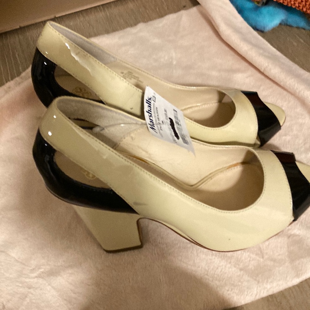 ISOLA heeled shoes size 8M